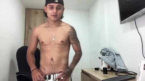 Snapshot of bob_pettersonn chatting on 09.14.25 Bob  INDEPENDENT MODEL online show from 09.14.25