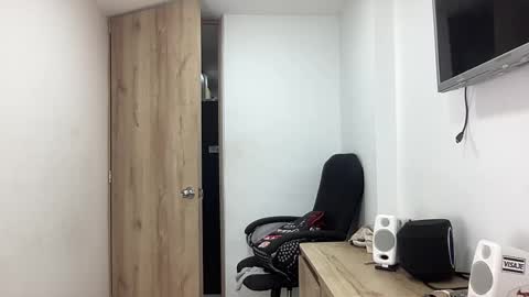 Snapshot of bob_pettersonn chatting on 09.25.25 Bob  INDEPENDENT MODEL online show from 09.25.25