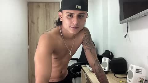 Snapshot of bob_pettersonn chatting on 09.26.25 Bob  INDEPENDENT MODEL online show from 09.26.25