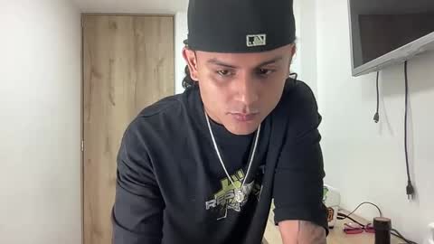 Snapshot of bob_pettersonn chatting on 10.11.25 Bob  INDEPENDENT MODEL online show from 10.11.25