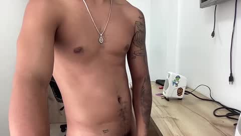 Snapshot of bob_pettersonn chatting on 10.11.25 Bob  INDEPENDENT MODEL online show from 10.11.25