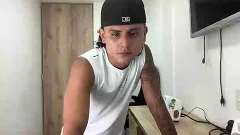 Snapshot of bob_pettersonn chatting on 10.12.25 Bob  INDEPENDENT MODEL online show from 10.12.25