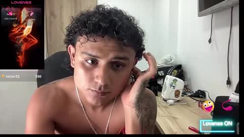 Snapshot of bob_pettersonn chatting on 10.14.25 Bob  INDEPENDENT MODEL online show from 10.14.25