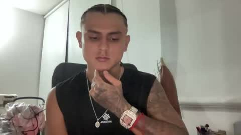 Snapshot of bob_pettersonn chatting on 10.19.25 Bob  INDEPENDENT MODEL online show from 10.19.25