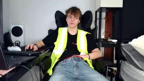 bobby72738 online show from 10.21.25