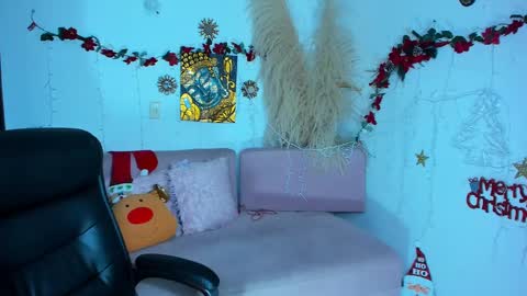 Snapshot of bombaneraa chatting on 12.17.24 Salma Independent Model online show from 12.17.24