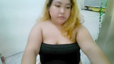 Snapshot of bombastic_darla chatting on 09.25.25 bombastic_darla online show from 09.25.25