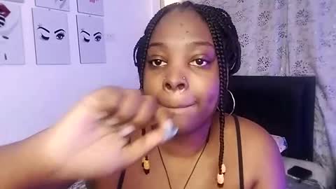 Snapshot of bonnie_ada1 chatting on 10.12.25 bonnie online show from 10.12.25