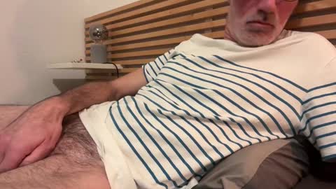 Snapshot of bonzo21 chatting on 12.26.24 bonzo21 online show from 12.26.24