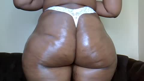 Snapshot of bootieshakess chatting on 01.10.25 bootieshakess online show from 01.10.25