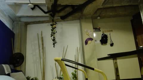 Snapshot of booty_bomb69 chatting on 10.30.25 MARIANA online show from 10.30.25