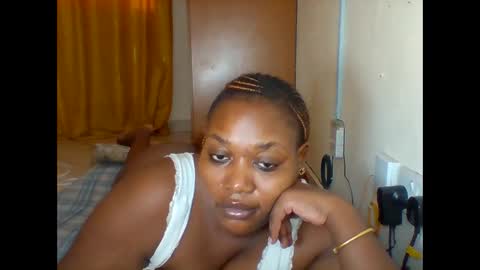 Snapshot of booty_panther chatting on 01.28.25 sandrah online show from 01.28.25