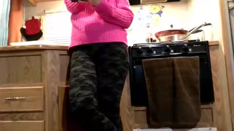 Snapshot of bootyinpantyhose chatting on 11.02.25 GinaBooty online show from 11.02.25