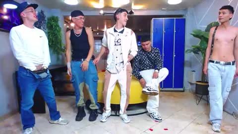 Snapshot of boschcz chatting on 10.05.25 THOMAS AND DAMIAND online show from 10.05.25