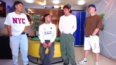 Snapshot of boschcz chatting on 10.20.25 THOMAS AND DAMIAND online show from 10.20.25