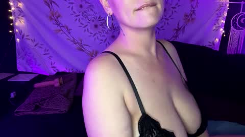 Snapshot of bossmomma chatting on 02.03.25 BossMom online show from 02.03.25