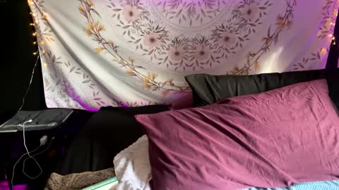 Snapshot of bossmomma chatting on 02.09.25 BossMom online show from 02.09.25