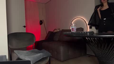 Snapshot of bowtorina chatting on 10.11.25 Brat and Confident  Real Femdon Not for everyone  online show from 10.11.25