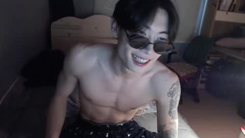 Snapshot of boxman556990 chatting on 01.25.25 boxman556990 online show from 01.25.25