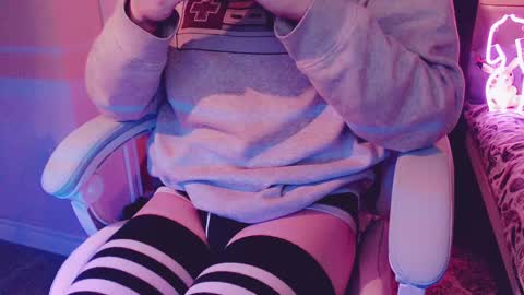 Snapshot of boycurious95 chatting on 01.10.25 Atari online show from 01.10.25