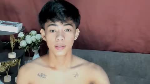 Snapshot of boynextdoor4ux chatting on 09.20.25 HI IM JAMES DONT FORGET GIVE ME THUMBS UP AND JOIN TO MY FANCLUB online show from 09.20.25