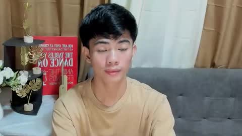 Snapshot of boynextdoor4ux chatting on 09.24.25 HI IM JAMES DONT FORGET GIVE ME THUMBS UP AND JOIN TO MY FANCLUB online show from 09.24.25
