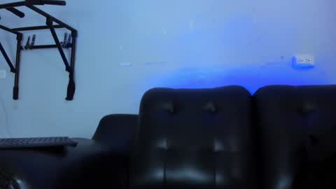 Snapshot of boysweet_boys chatting on 02.11.25 Paul and Max online show from 02.11.25