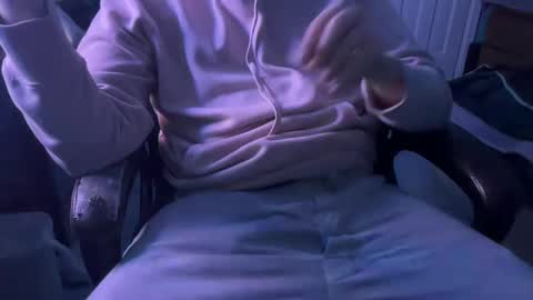 Snapshot of boytoybenny chatting on 10.05.25 BoyToyBenny online show from 10.05.25