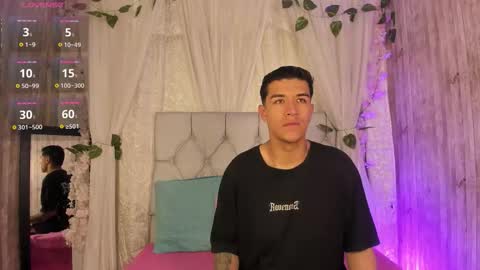 Snapshot of bradlovemma_ chatting on 10.12.25 BradLovEmma online show from 10.12.25