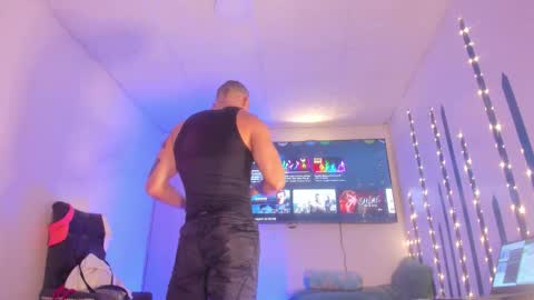 Snapshot of branfonhot chatting on 10.17.25 Instagram twitter BRAN LOPEZ online show from 10.17.25