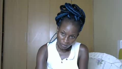 Snapshot of brat_bubble chatting on 01.05.25 brat_bubble online show from 01.05.25