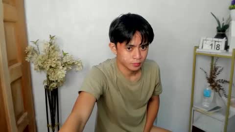 Snapshot of brazeen chatting on 09.18.25 brazeen online show from 09.18.25