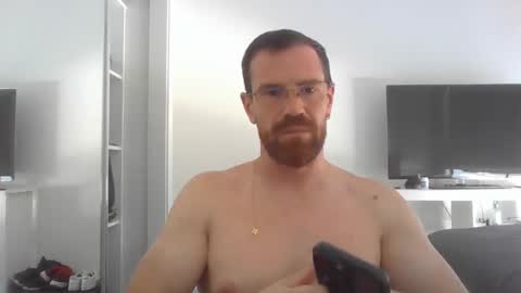 Snapshot of brazzoaussie chatting on 10.11.25 brazzoaussie online show from 10.11.25