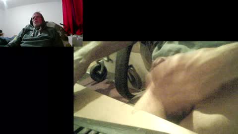 Snapshot of bremer64 chatting on 02.05.25 bremer64 online show from 02.05.25