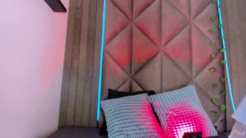 B R I A  online show from 11.04.25