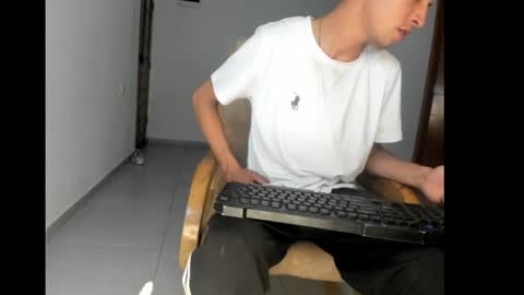 Snapshot of brian_god chatting on 09.09.25 brian god online show from 09.09.25