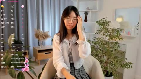 Snapshot of bridgetbottrell chatting on 10.04.25 Hanna online show from 10.04.25