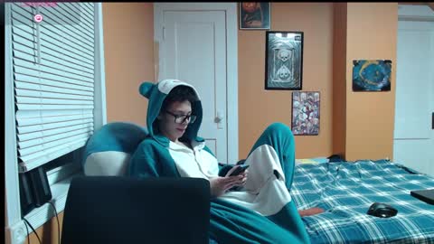 Strawberry online show from 01.09.25