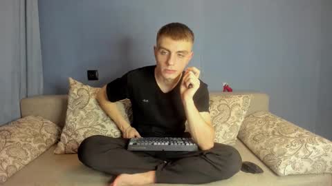 Snapshot of bristlebback chatting on 09.13.25 bristlebback online show from 09.13.25