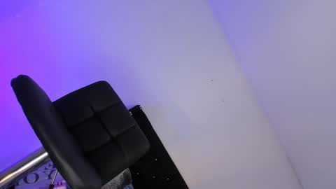 Snapshot of britannyxhorny chatting on 02.25.25 britannyxhorny online show from 02.25.25