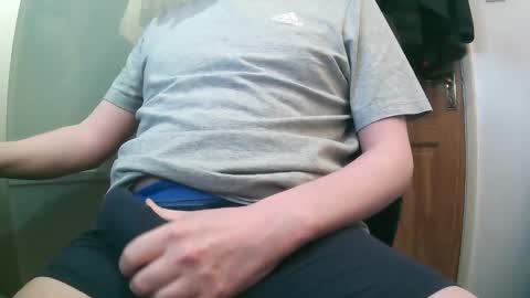 Snapshot of britishtom93 chatting on 11.13.25 British Tom online show from 11.13.25