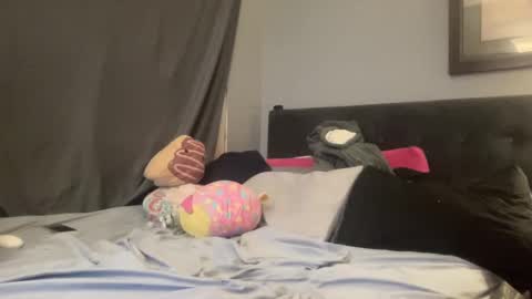 BrittanyBella  Oscar online show from 12.15.24