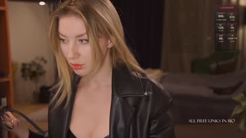 Snapshot of bronnica chatting on 12.09.24 Anna online show from 12.09.24