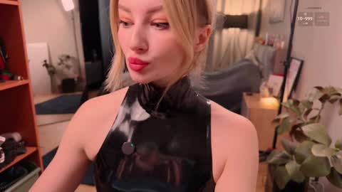 Snapshot of bronnica chatting on 01.18.25 Anna online show from 01.18.25