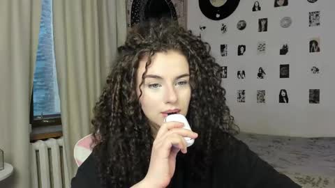 Snapshot of brookchills chatting on 10.05.25 Brook  Help me collect 100 reactions  online show from 10.05.25