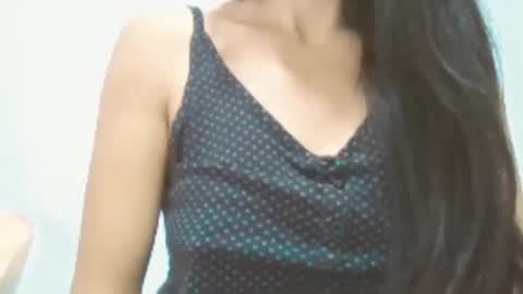 Snapshot of brunela chatting on 11.12.25 brunela online show from 11.12.25