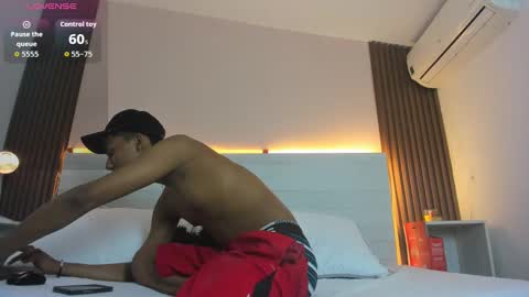 Snapshot of brunette__boy chatting on 09.12.25 Luis online show from 09.12.25