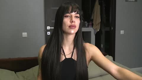 Snapshot of brunette_from_the_moon chatting on 12.29.24 Alice online show from 12.29.24