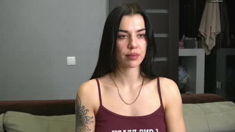 Snapshot of brunette_from_the_moon chatting on 01.18.25 Alice online show from 01.18.25