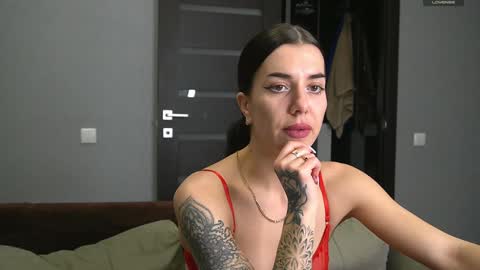 Snapshot of brunette_from_the_moon chatting on 02.07.25 Alice online show from 02.07.25